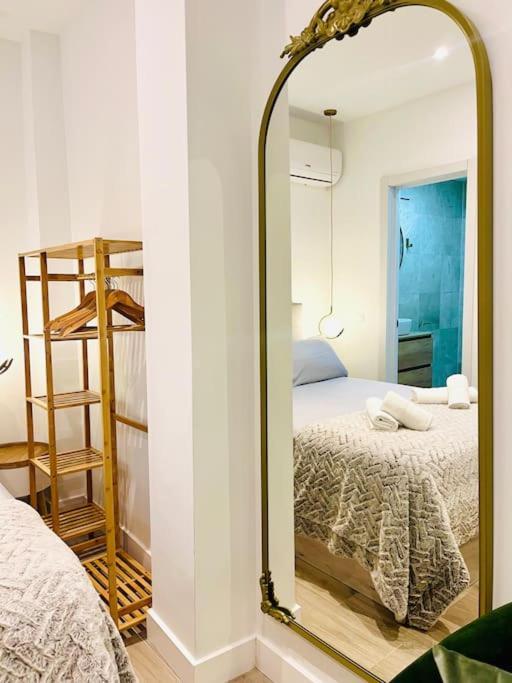Appartement New Luxurious Studio With Patio/Center à Málaga Extérieur photo