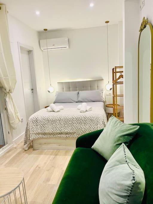 Appartement New Luxurious Studio With Patio/Center à Málaga Extérieur photo