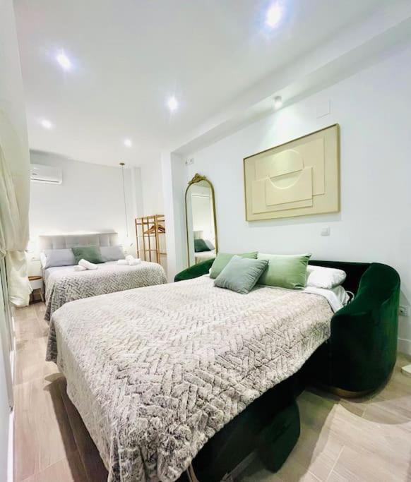 Appartement New Luxurious Studio With Patio/Center à Málaga Extérieur photo