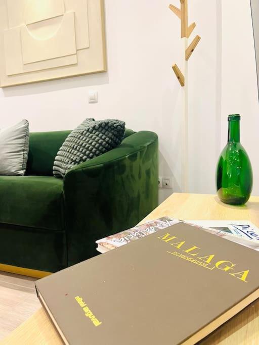 Appartement New Luxurious Studio With Patio/Center à Málaga Extérieur photo
