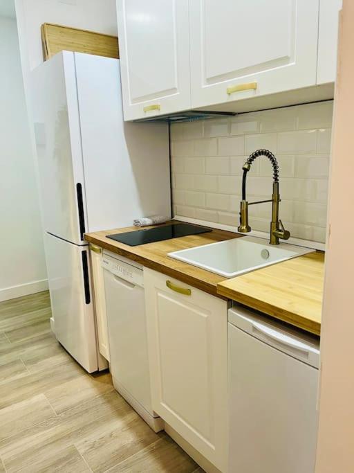 Appartement New Luxurious Studio With Patio/Center à Málaga Extérieur photo