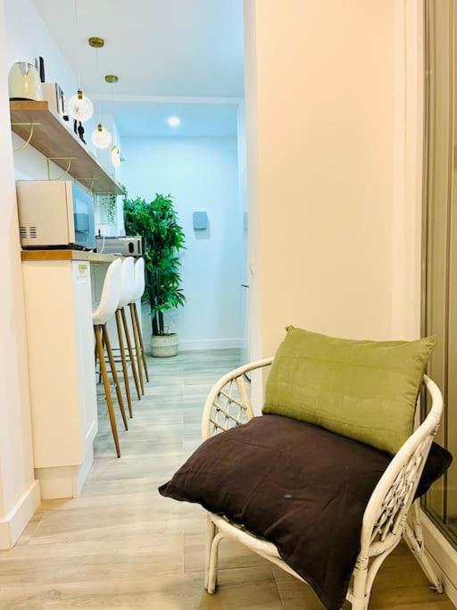 Appartement New Luxurious Studio With Patio/Center à Málaga Extérieur photo