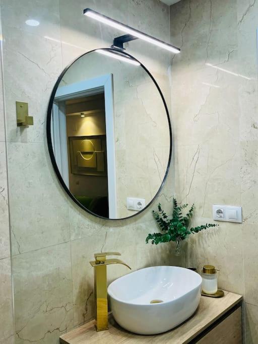 Appartement New Luxurious Studio With Patio/Center à Málaga Extérieur photo